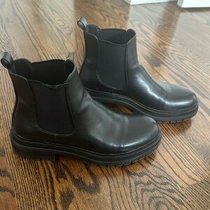 Steve Madden black boots